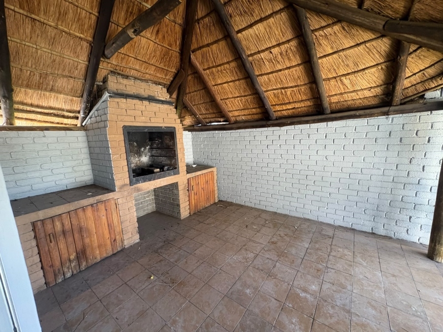 4 Bedroom Property for Sale in Geelhoutpark North West